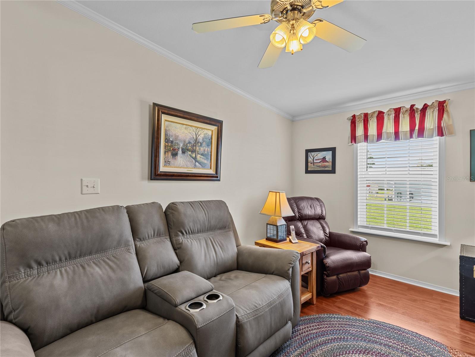 10054 Collingwood Ave Property Photo 17