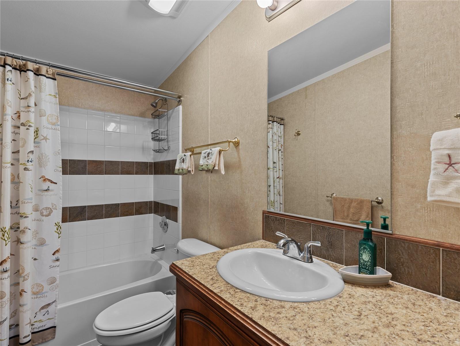 10054 Collingwood Ave Property Photo 34