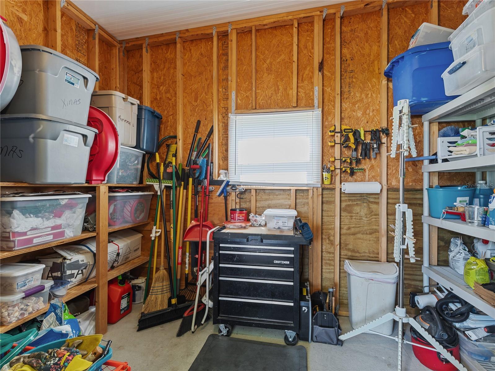 10054 Collingwood Ave Property Photo 39
