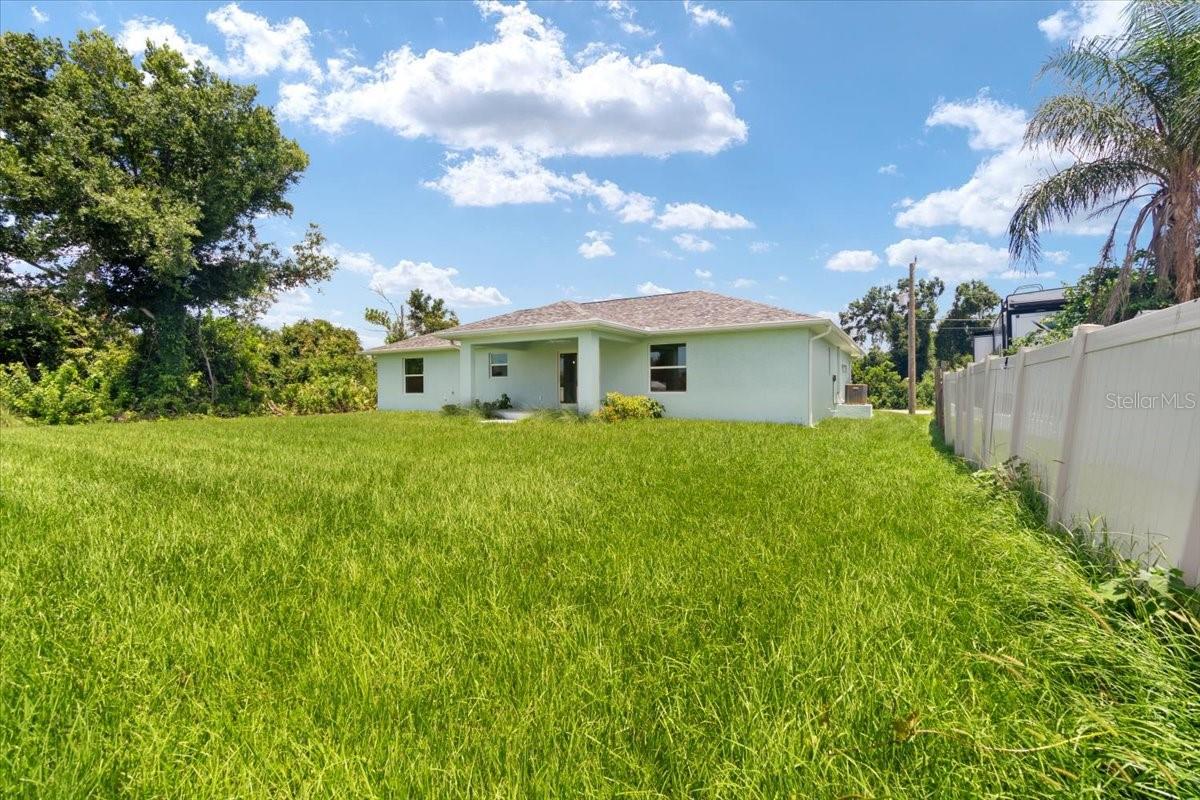 10317 Gulfstream Blvd Property Photo 5