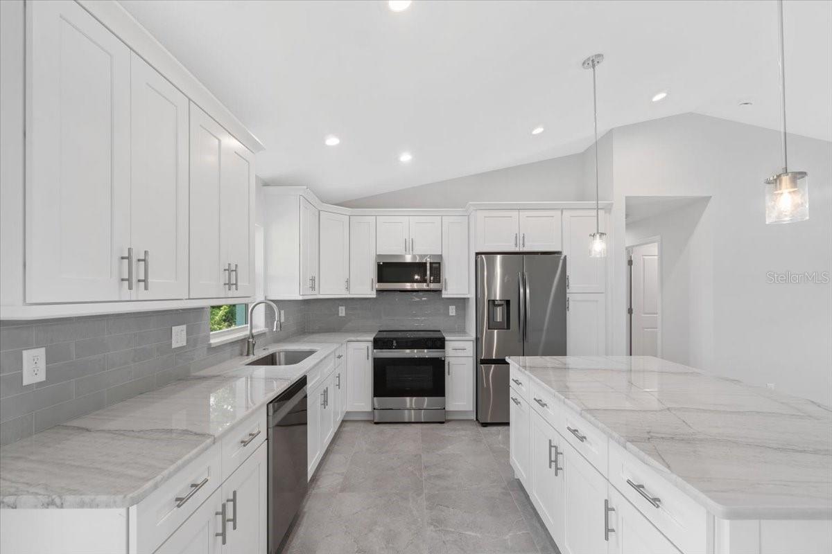 10317 Gulfstream Blvd Property Photo 8