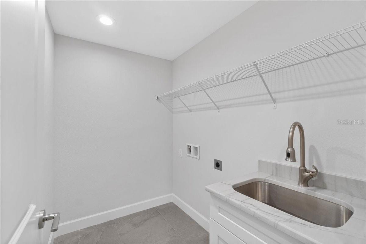 10317 Gulfstream Blvd Property Photo 23