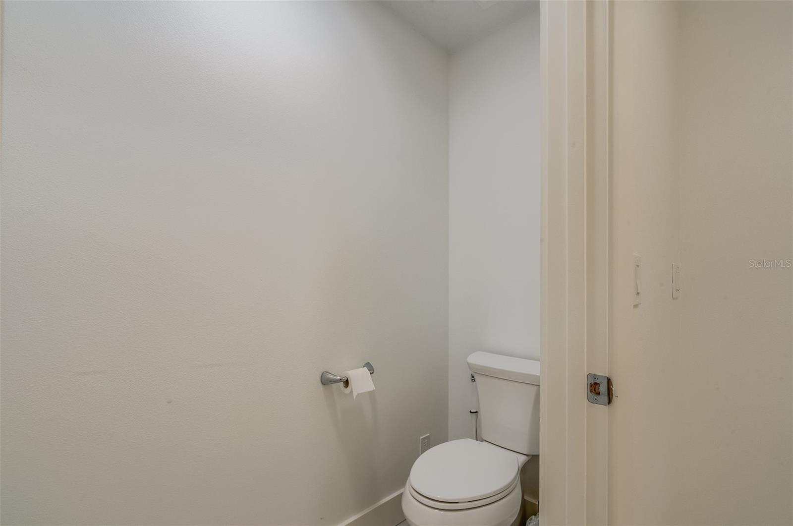 415 Island Way #311 Property Photo 23
