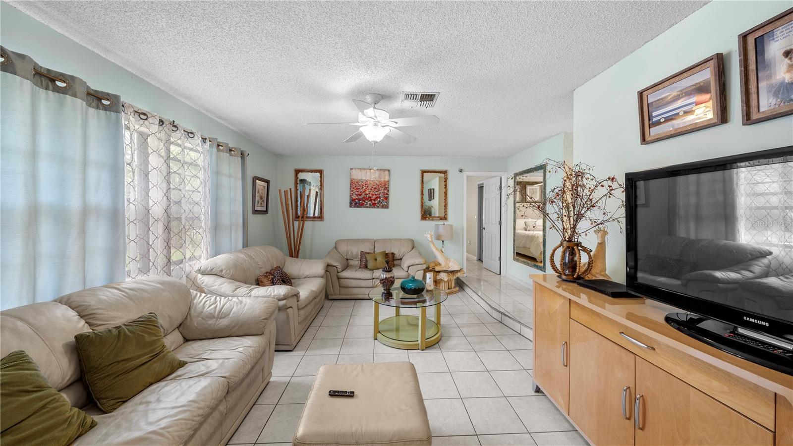 3194 Deltona Blvd Property Photo 3