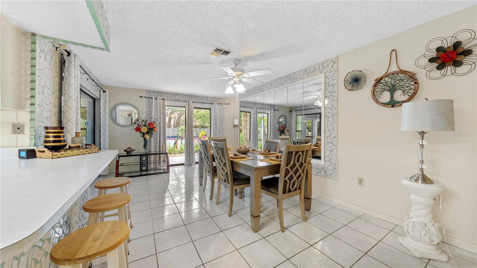 3194 Deltona Blvd Property Photo 4