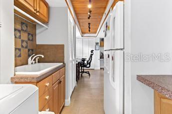 240 Windward Psge #602 Property Photo 13