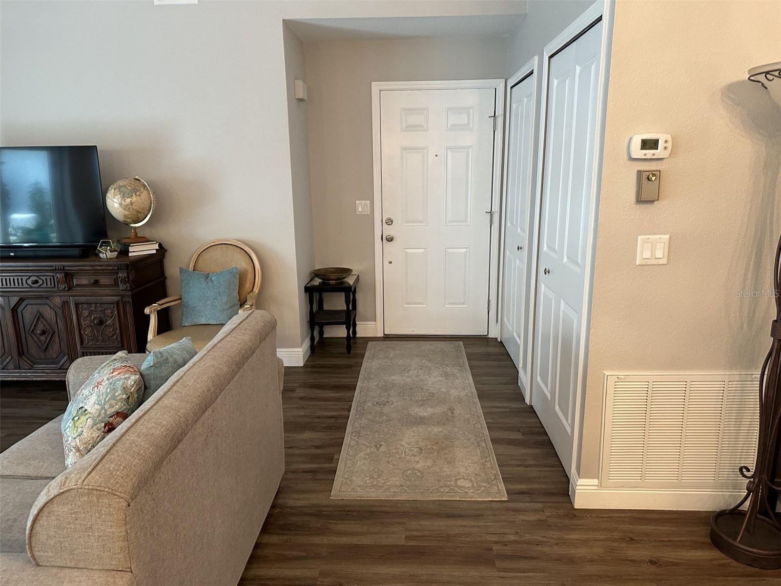 7481 Heather Walk Dr Property Photo 4