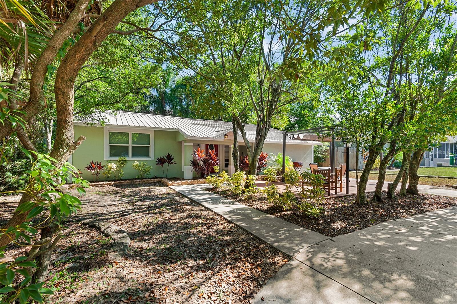 1006 E Fern St Property Photo 1