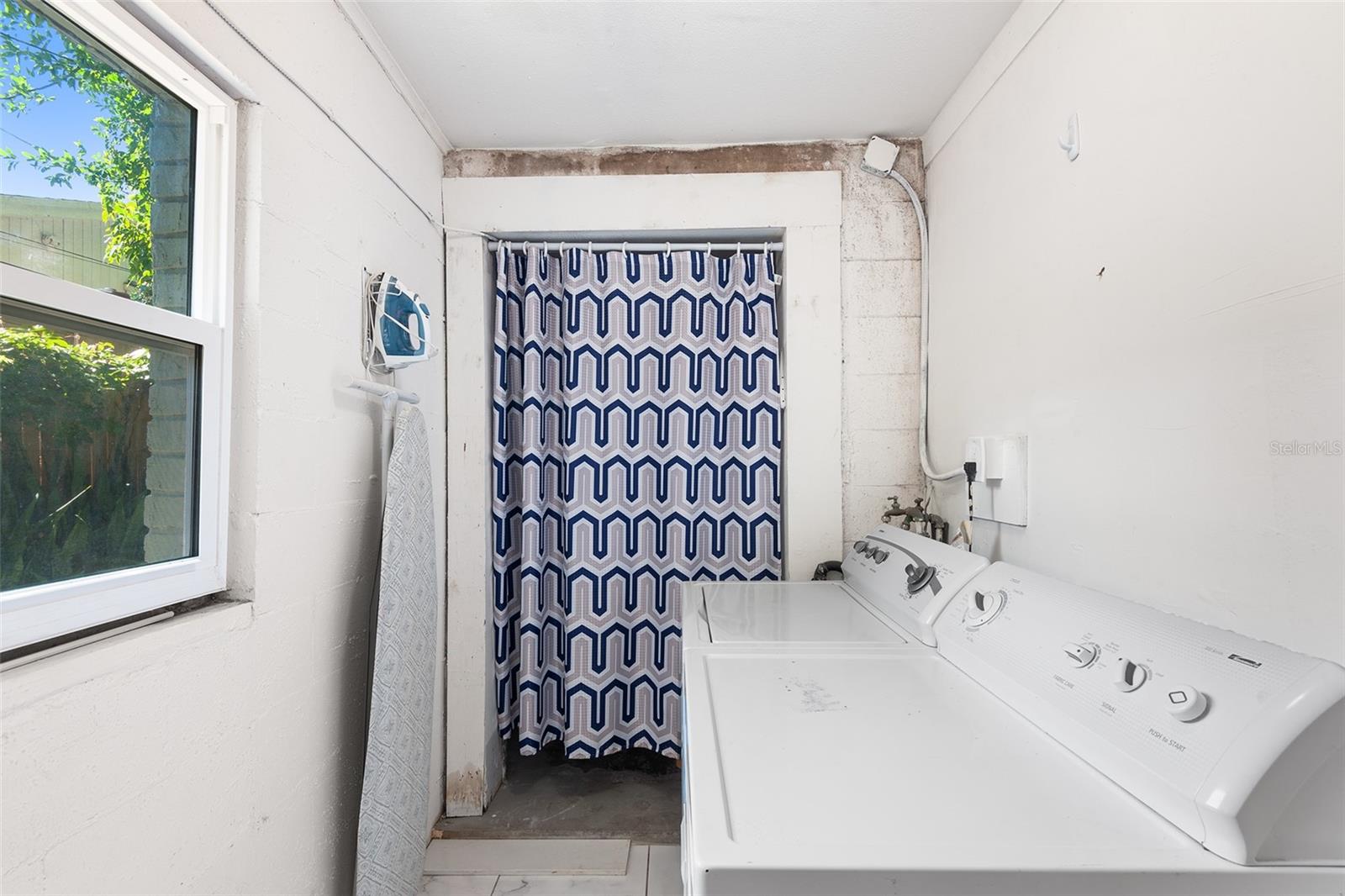 1006 E Fern St Property Photo 30