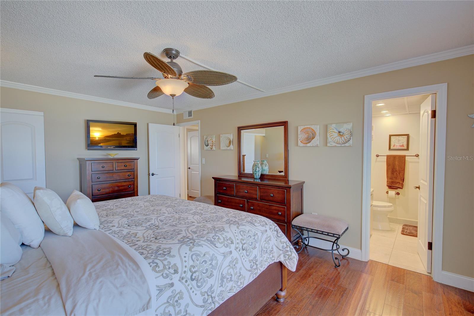 1270 Gulf Blvd #1003 Property Photo 24