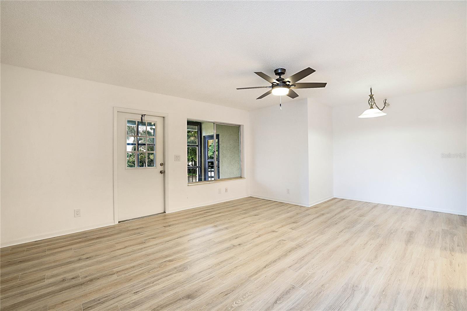 5730 Pine Wood Dr #d2 Property Photo 4