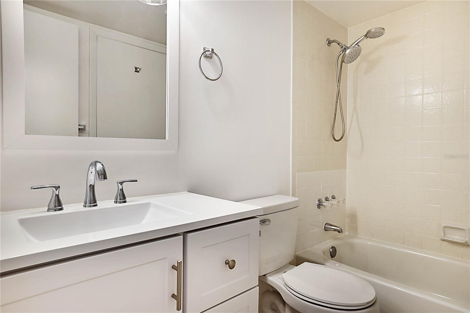 5730 Pine Wood Dr #d2 Property Photo 7