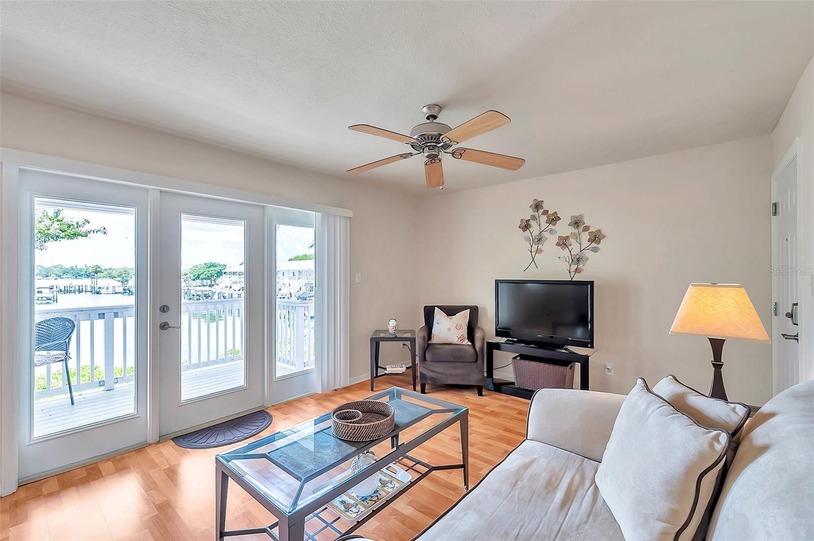 5157 Beach Dr Se #c Property Photo 4