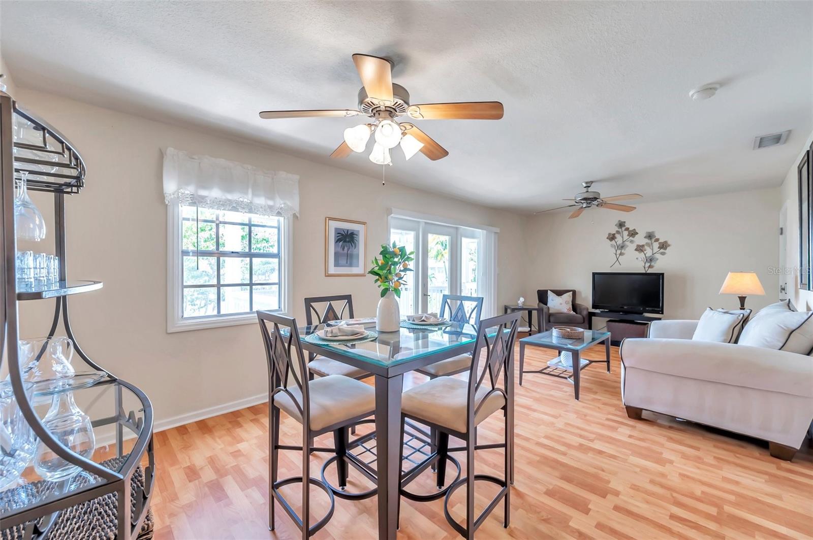 5157 Beach Dr Se #c Property Photo 5