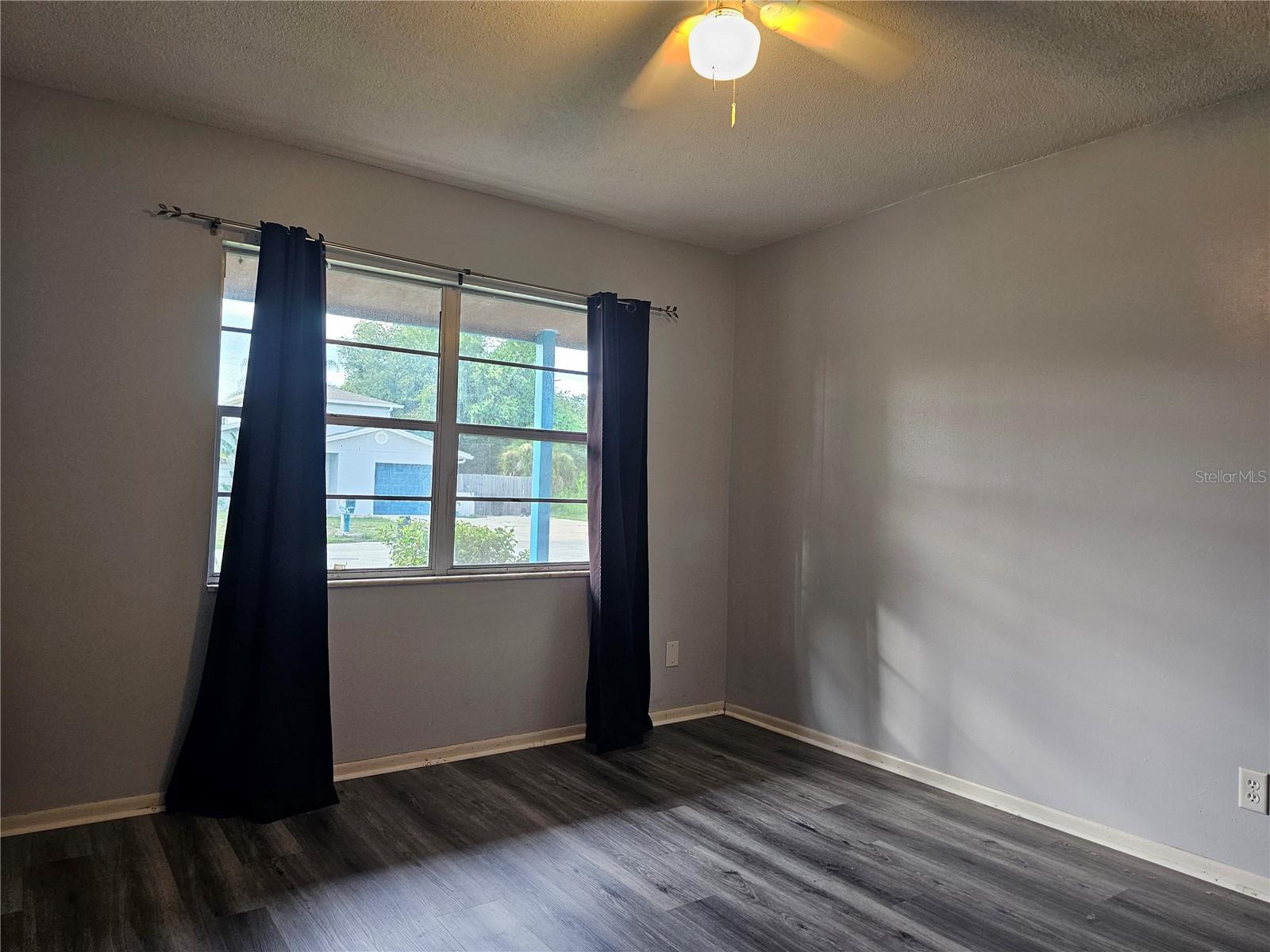 401 Cherry St Property Photo 12