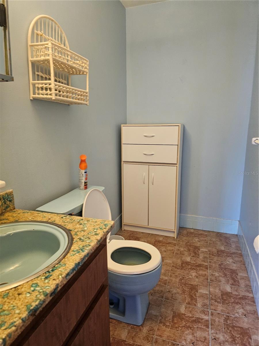 401 Cherry St Property Photo 14