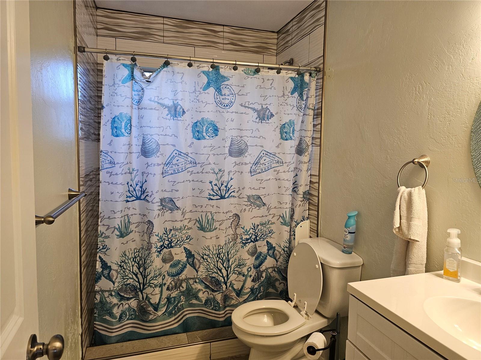 401 Cherry St Property Photo 19