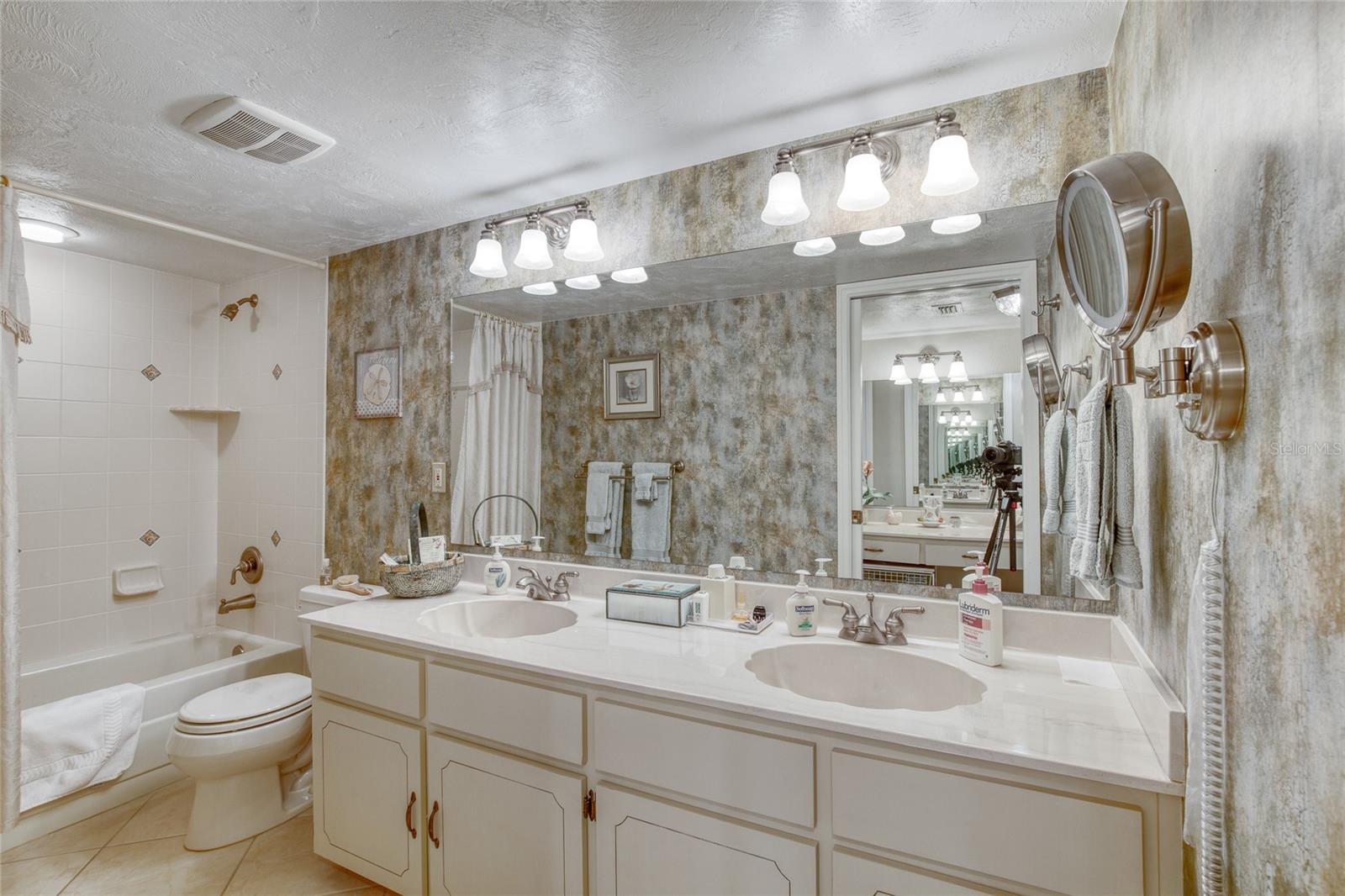 1513 Ocean Shore Blvd #3c Property Photo 16