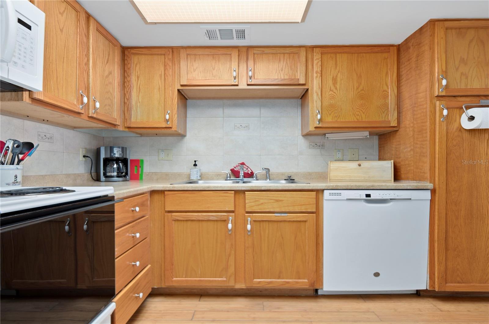 4175 S Atlantic Ave #1130 Property Photo 17