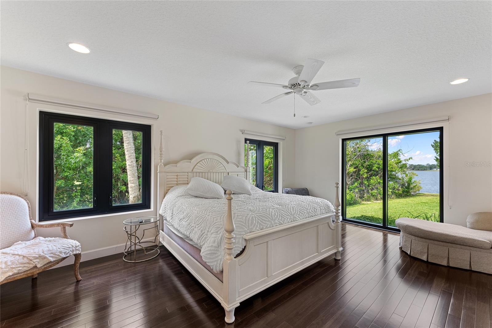 200 John Anderson Dr Property Photo 24