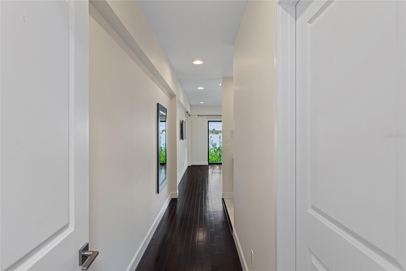 200 John Anderson Dr Property Photo 35