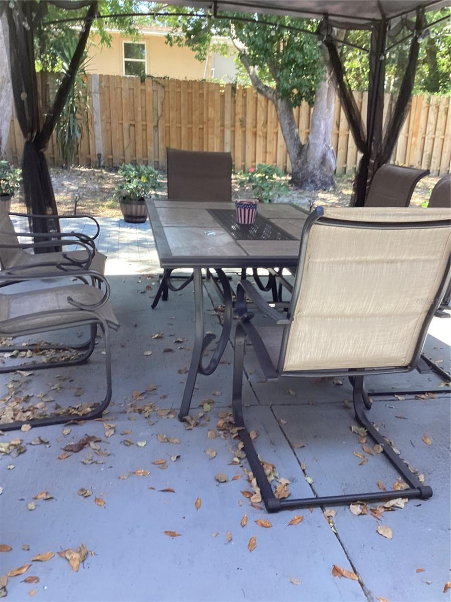 1028 Embassy Ave Property Photo 4
