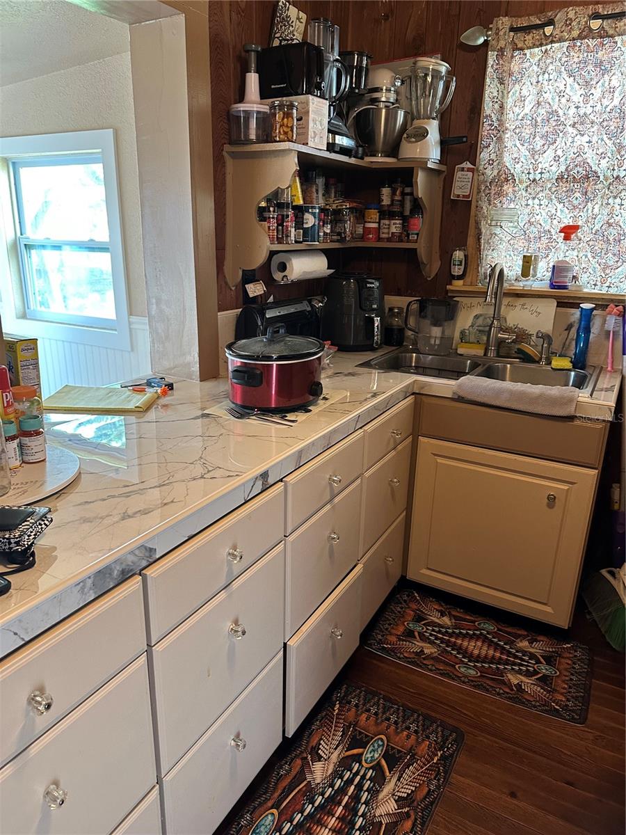 1166 5th St #bhr Property Photo 7
