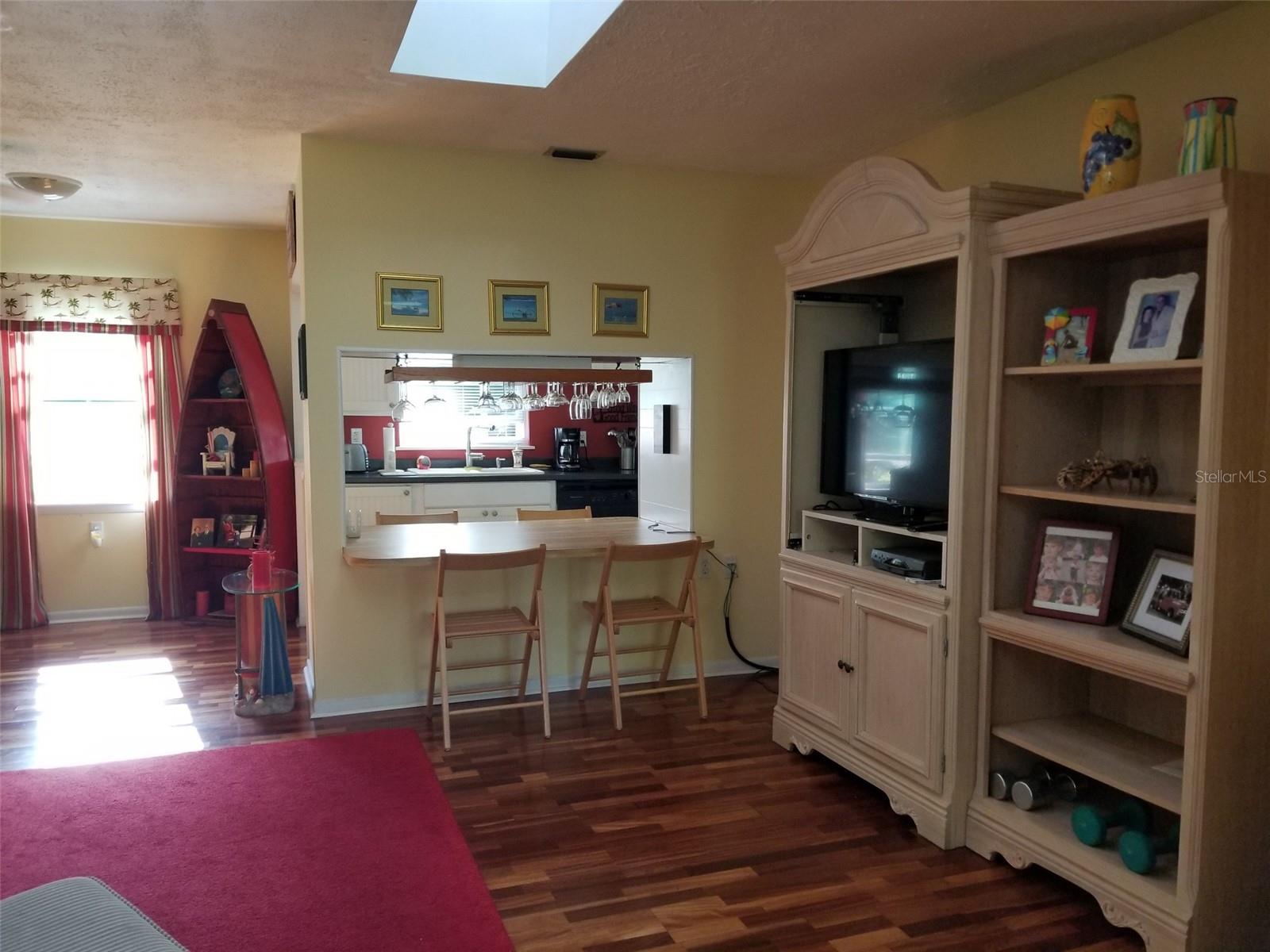 2040 S Mooring Dr Property Photo 6
