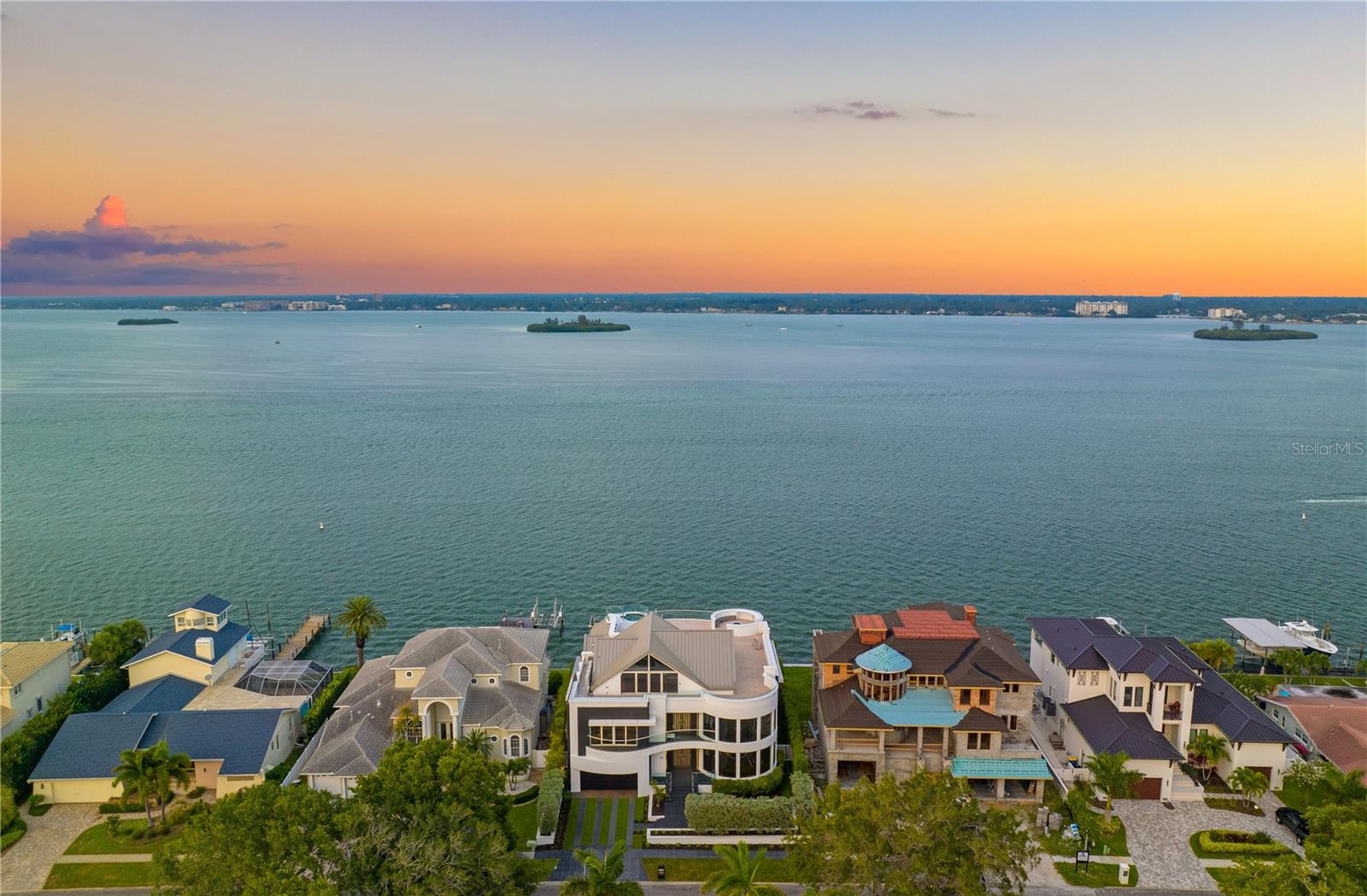 837 Harbor Island Property Photo 1