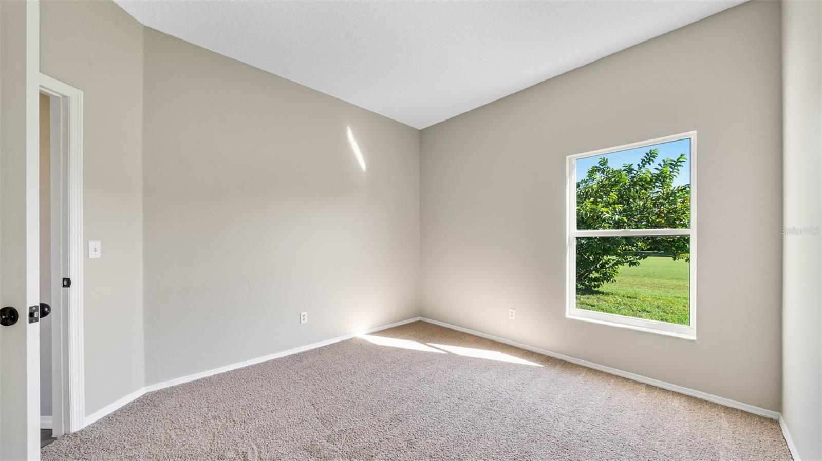 745 Jaybee Ave Property Photo 12