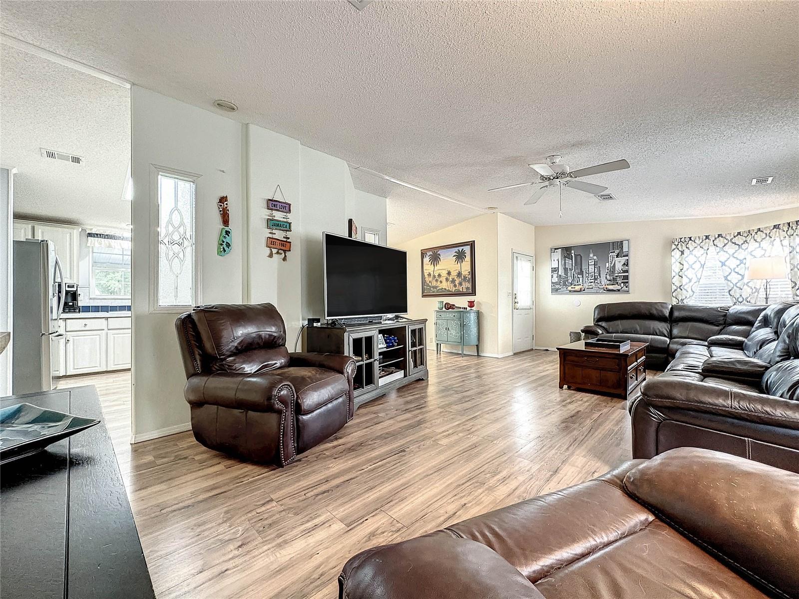 10101 Airetop Ave Property Photo 21