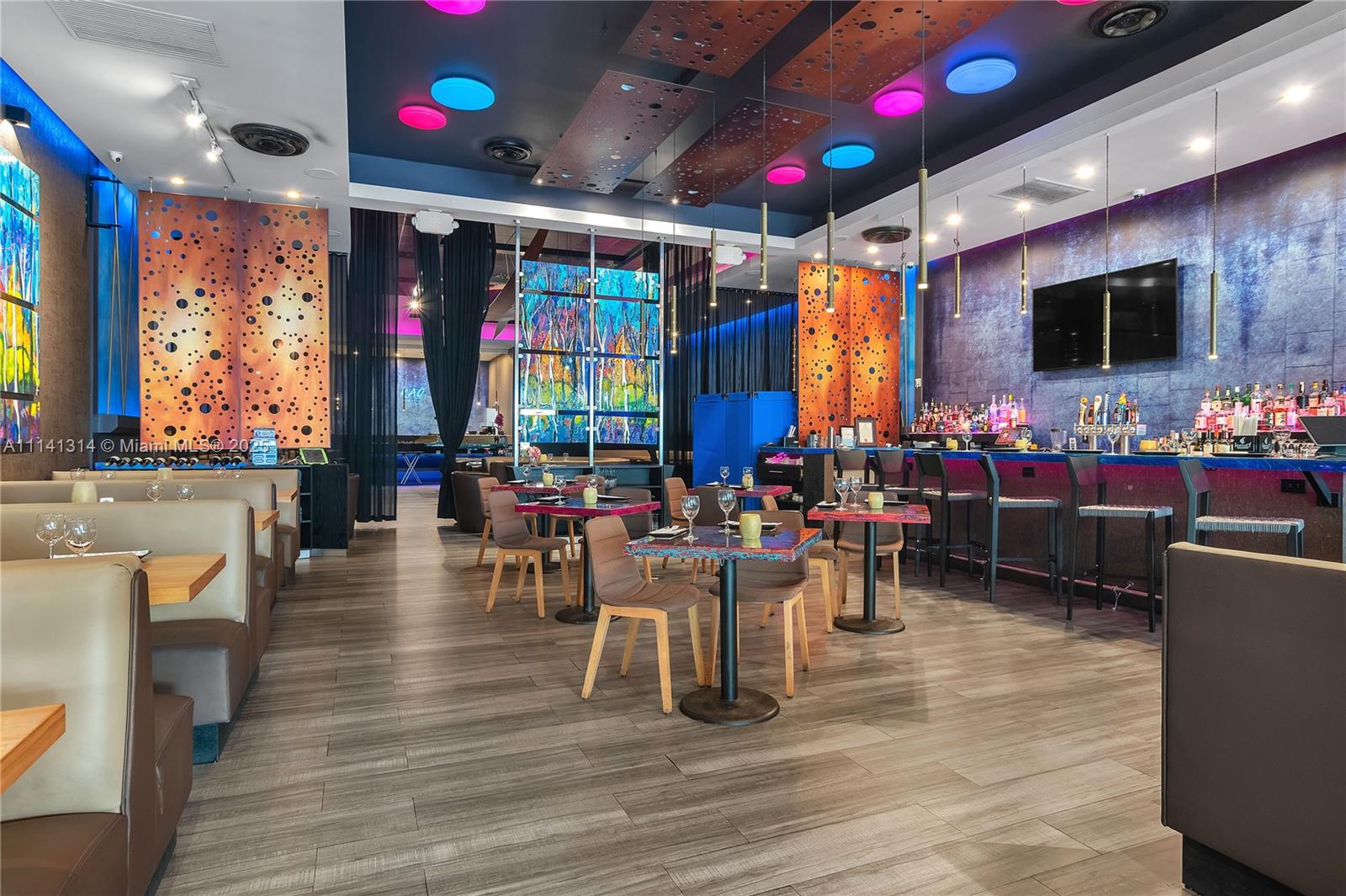 99 Miracle Mile- Restaurant For Sale Property Photo 4