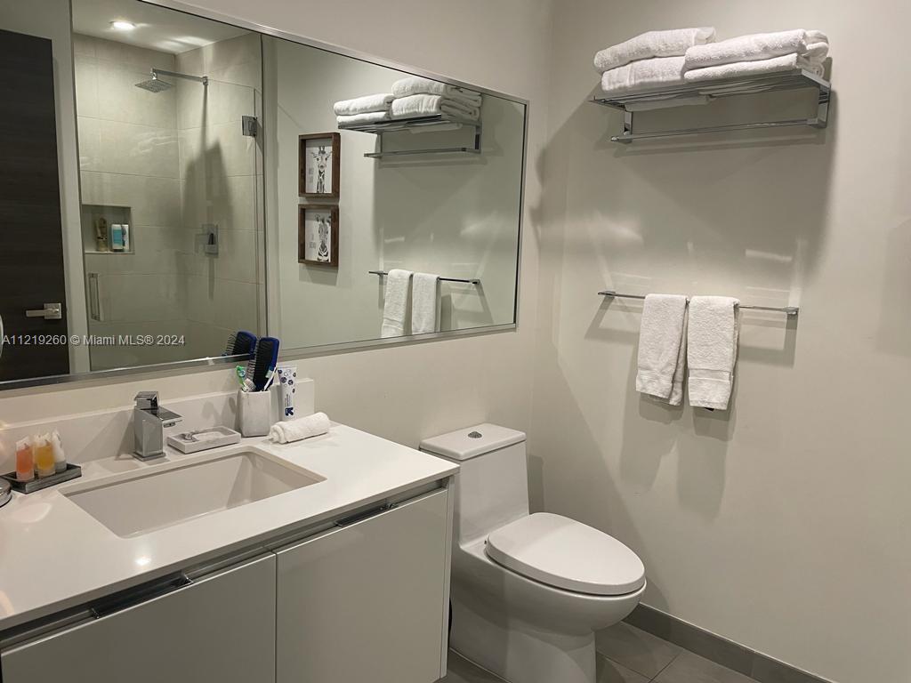 777 N Ocean Dr S506 Property Photo 10