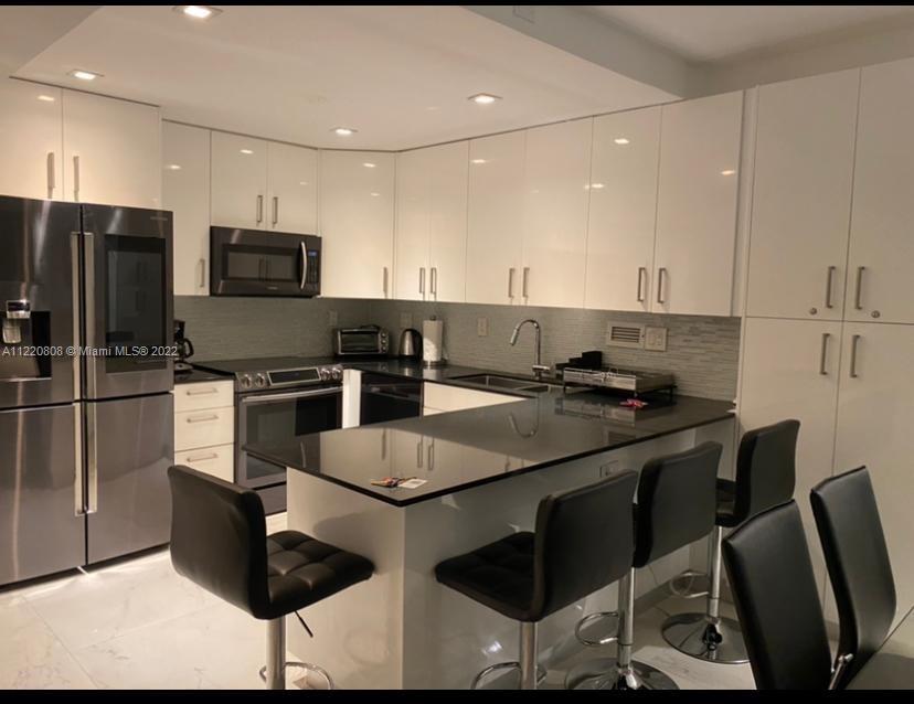2301 Collins Ave 1503 Property Photo 2