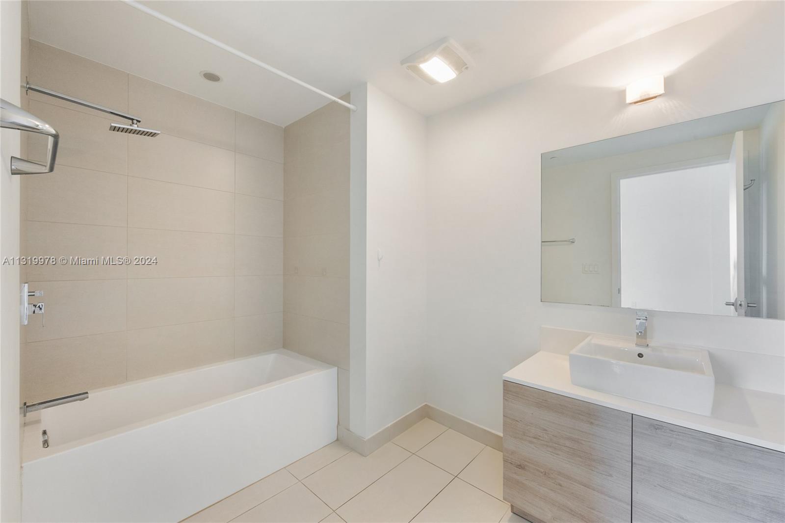 10201 E Bay Harbor Dr Ph3 Property Photo 11