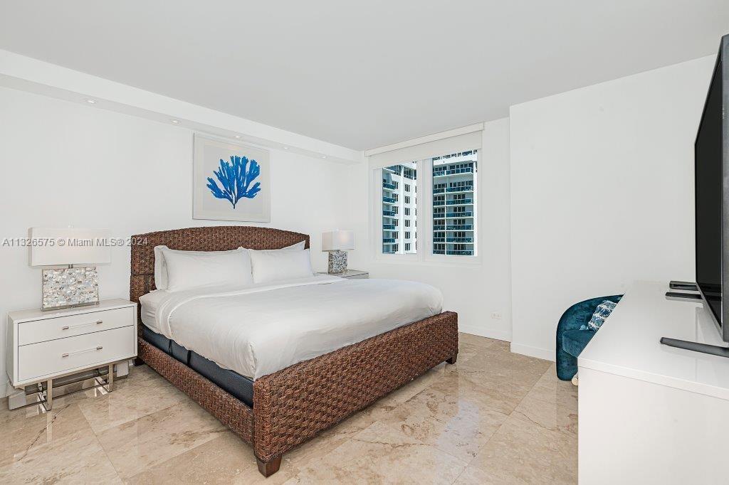 2301 Collins Ave 1117 Property Photo 9