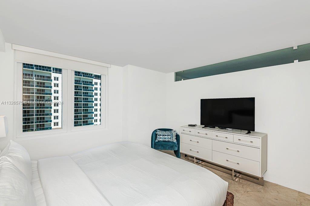 2301 Collins Ave 1117 Property Photo 10