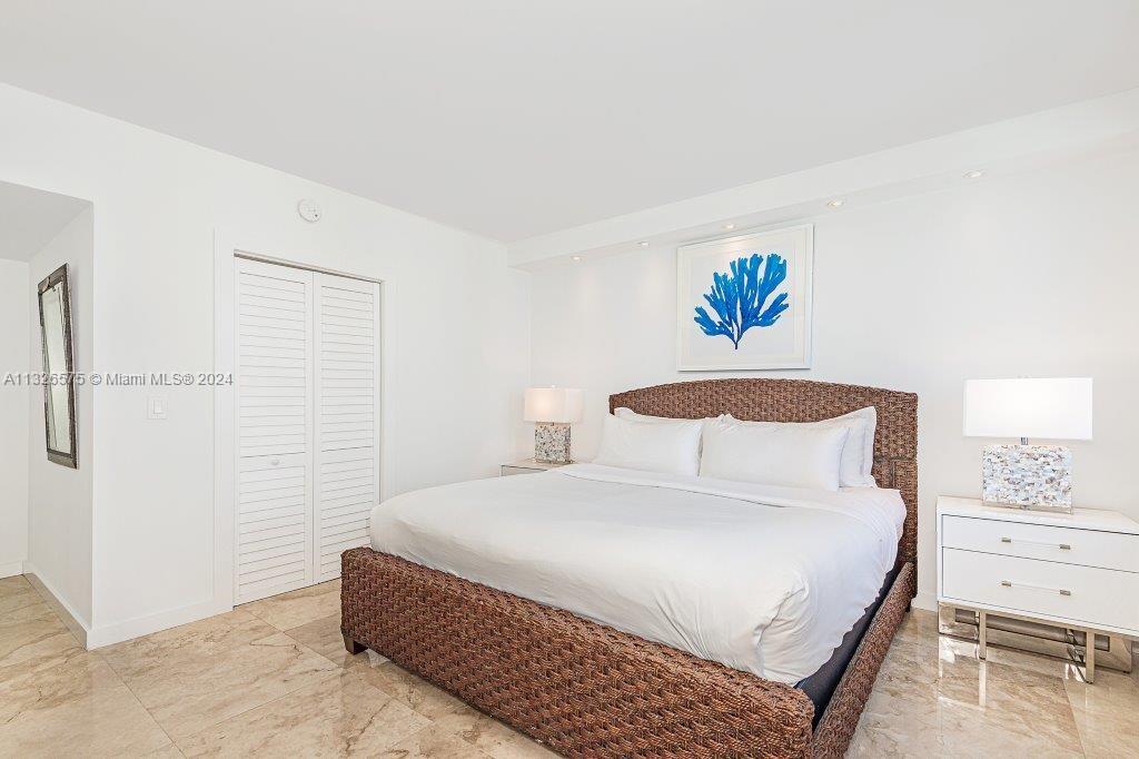 2301 Collins Ave 1117 Property Photo 12