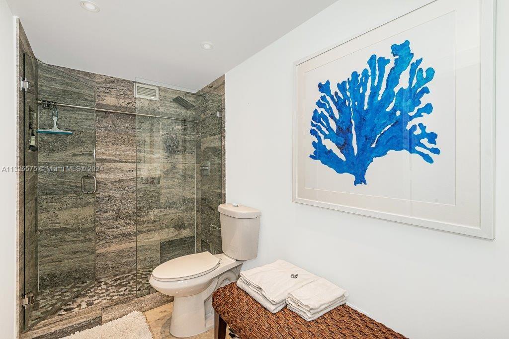 2301 Collins Ave 1117 Property Photo 18