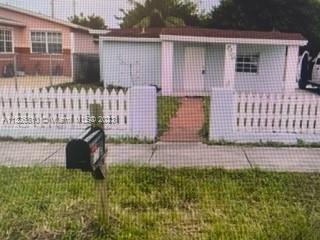 5328 Sw 18th St Property Photo 1