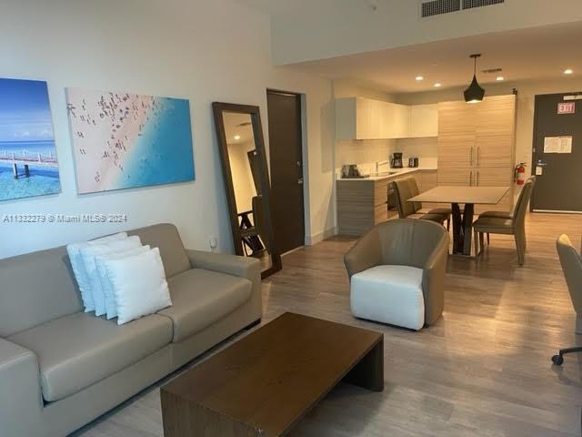 777 N Ocean Dr N317 Property Photo 1