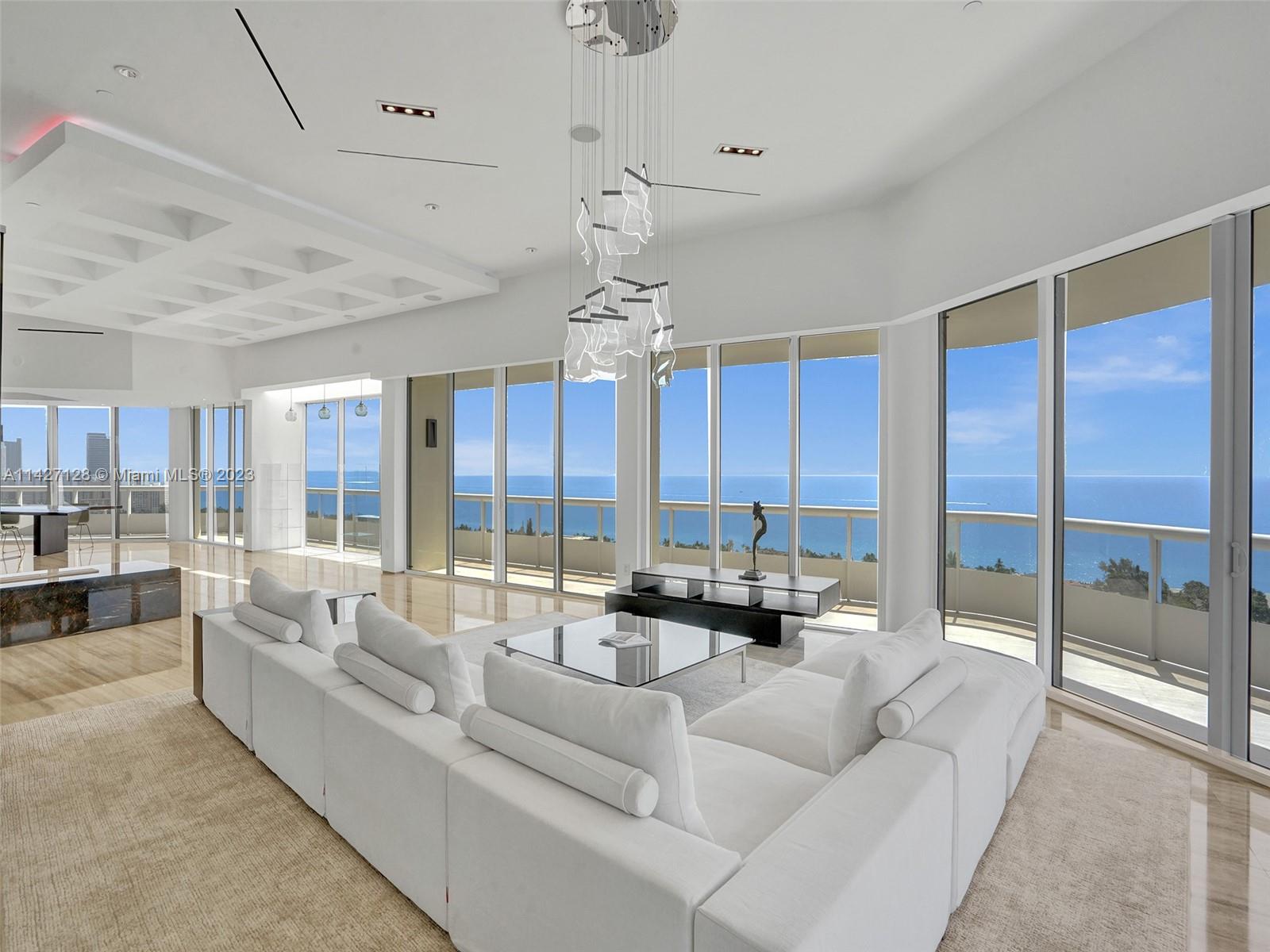 20191 E Country Club Dr Ts7 Property Photo 1