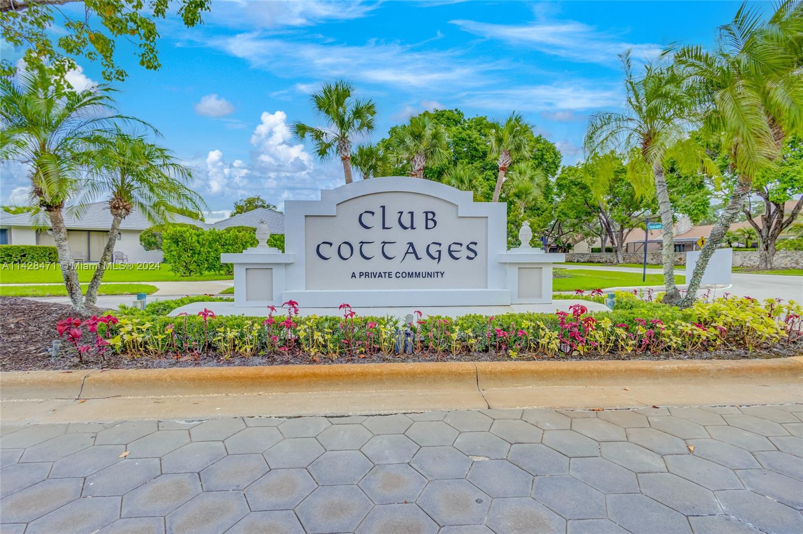 201 Club Dr 201 Property Photo 2