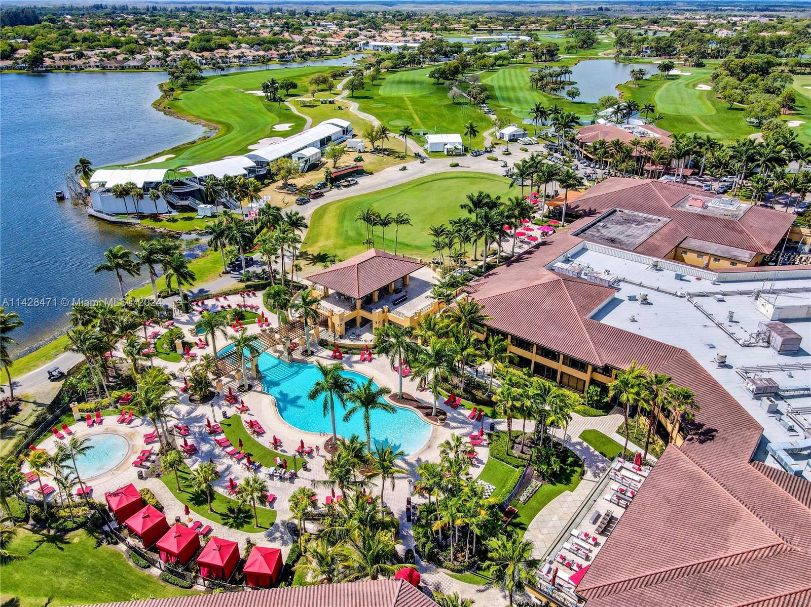 201 Club Dr 201 Property Photo 4