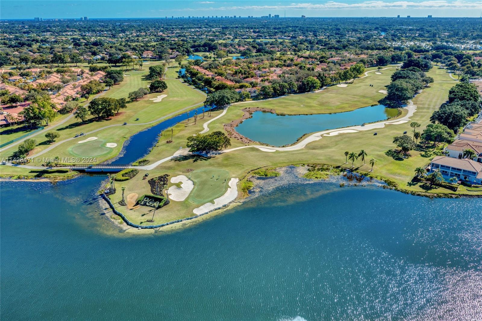 201 Club Dr 201 Property Photo 6