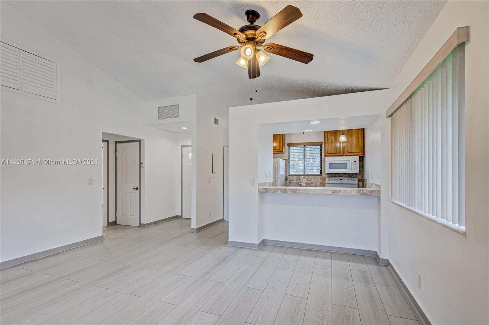 201 Club Dr 201 Property Photo 17