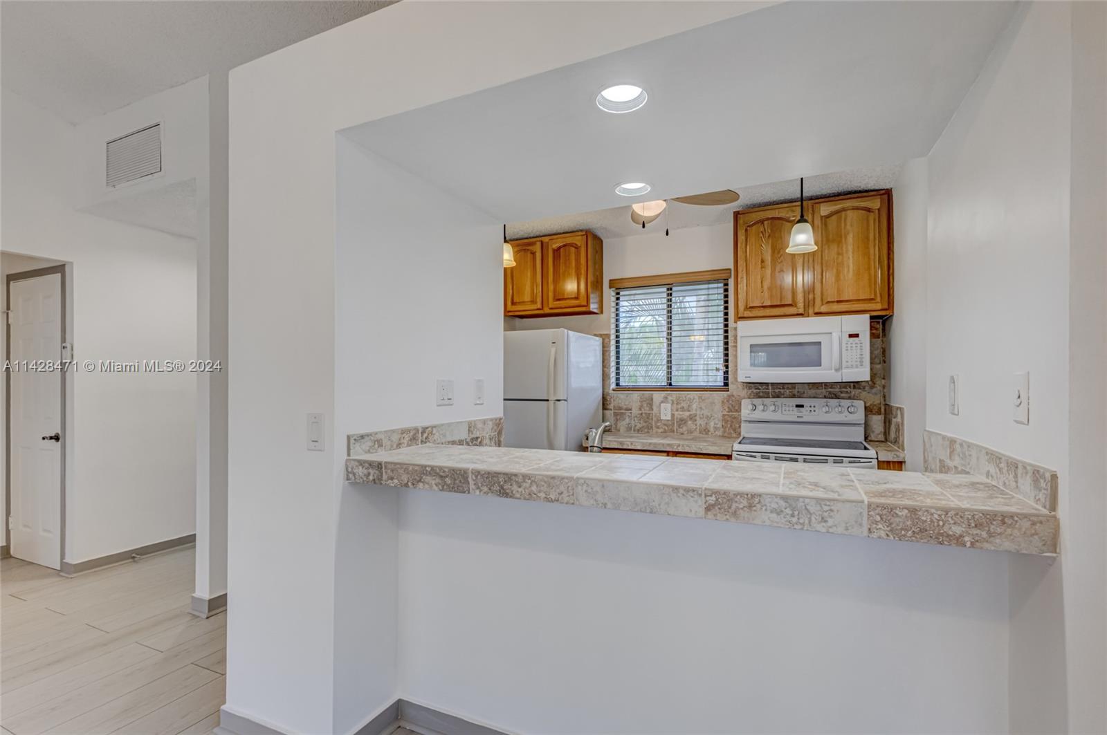 201 Club Dr 201 Property Photo 20