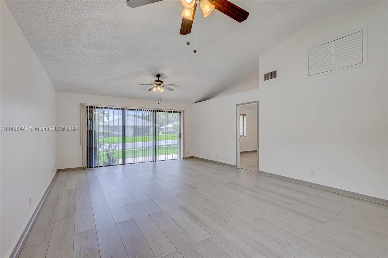 201 Club Dr 201 Property Photo 24
