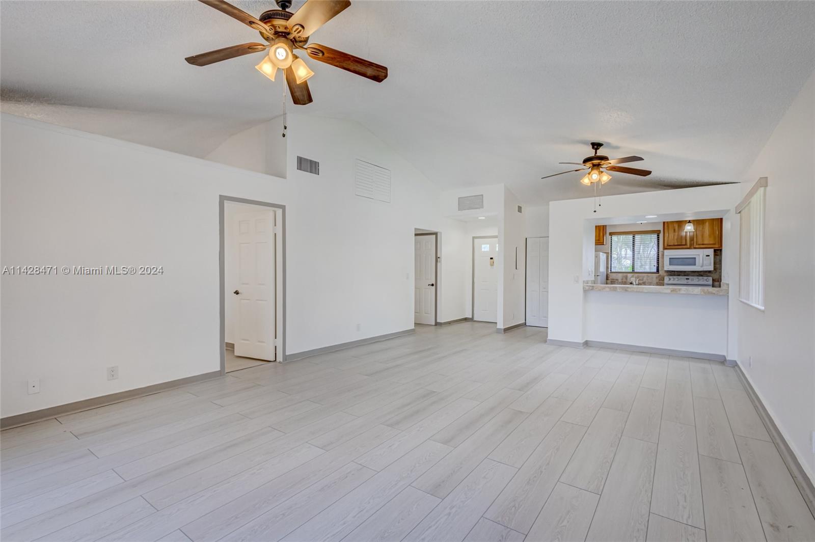 201 Club Dr 201 Property Photo 26