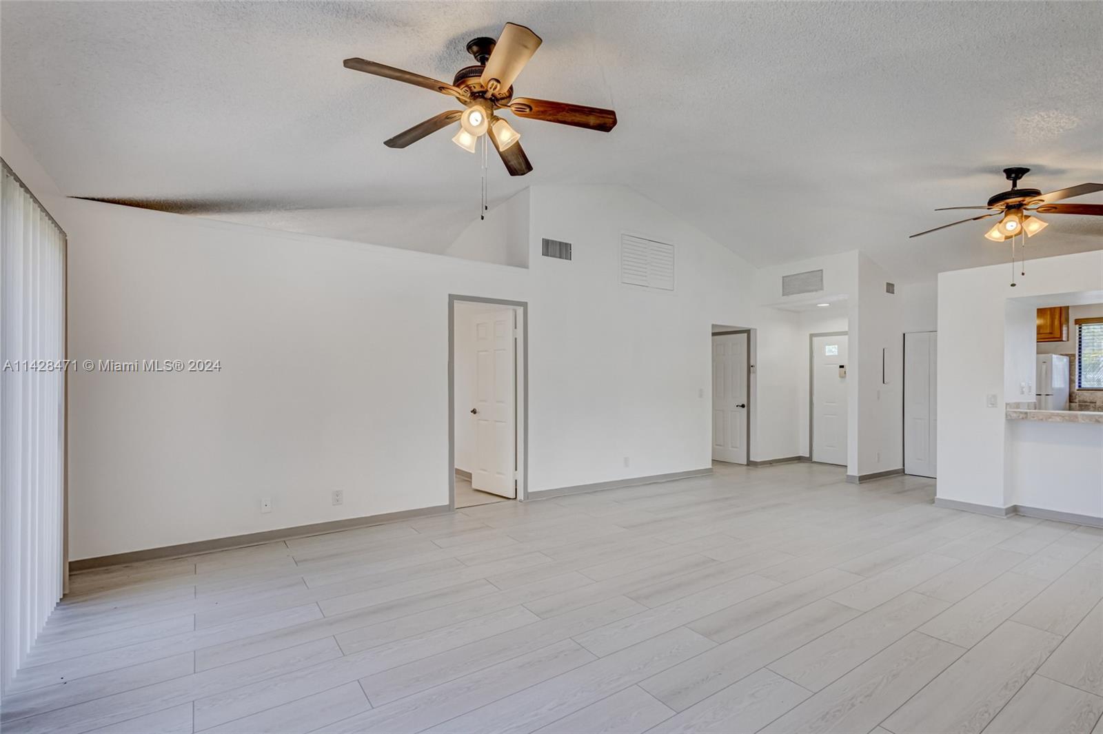 201 Club Dr 201 Property Photo 27